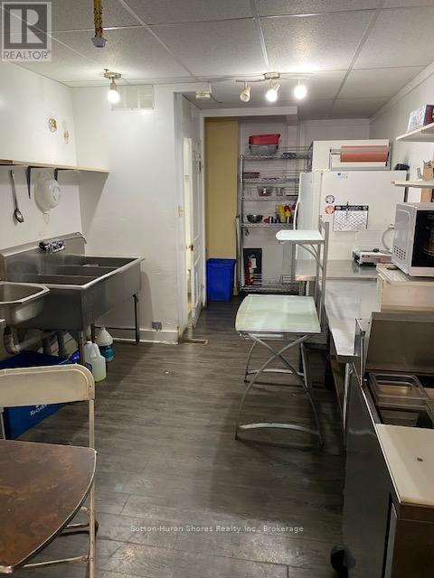 602 Goderich Street, Saugeen Shores, Ontario  N0H 2C0 - Photo 6 - X11881437