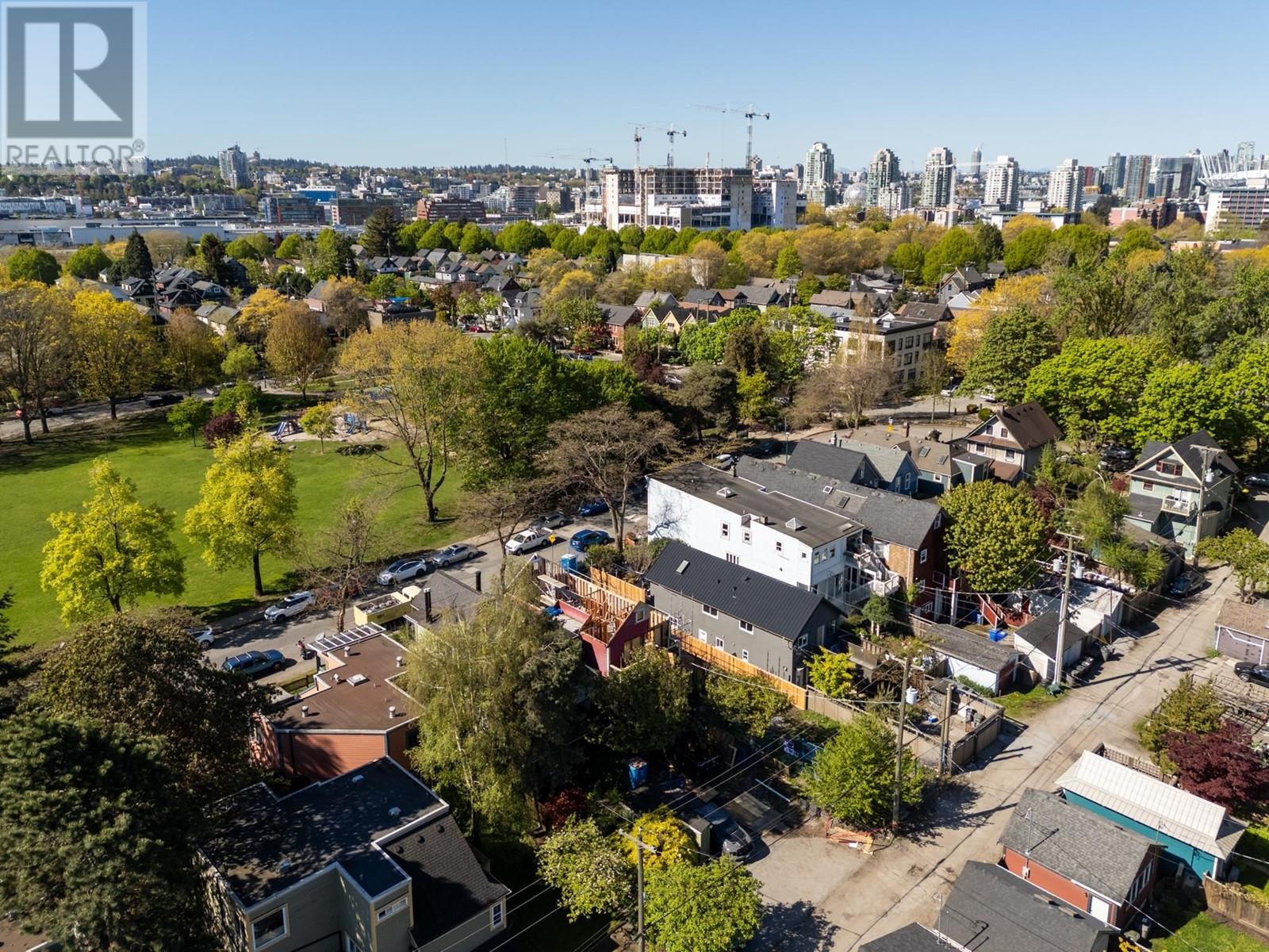 Listing Picture 3 of 10 : 743 KEEFER STREET, Vancouver / 溫哥華 - 魯藝地產 Yvonne Lu Group - MLS Medallion Club Member