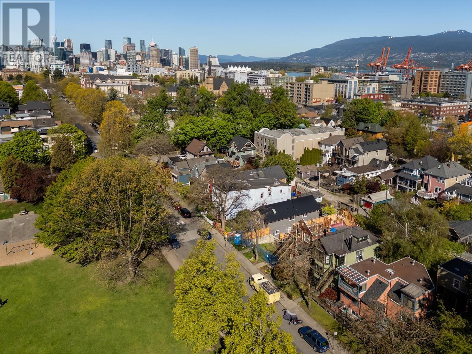 Listing Picture 4 of 10 : 743 KEEFER STREET, Vancouver / 溫哥華 - 魯藝地產 Yvonne Lu Group - MLS Medallion Club Member