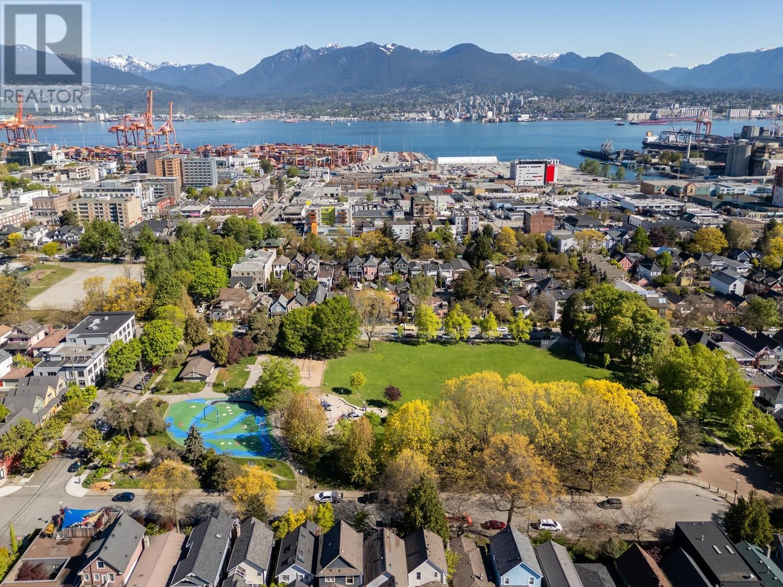 Listing Picture 5 of 10 : 743 KEEFER STREET, Vancouver / 溫哥華 - 魯藝地產 Yvonne Lu Group - MLS Medallion Club Member