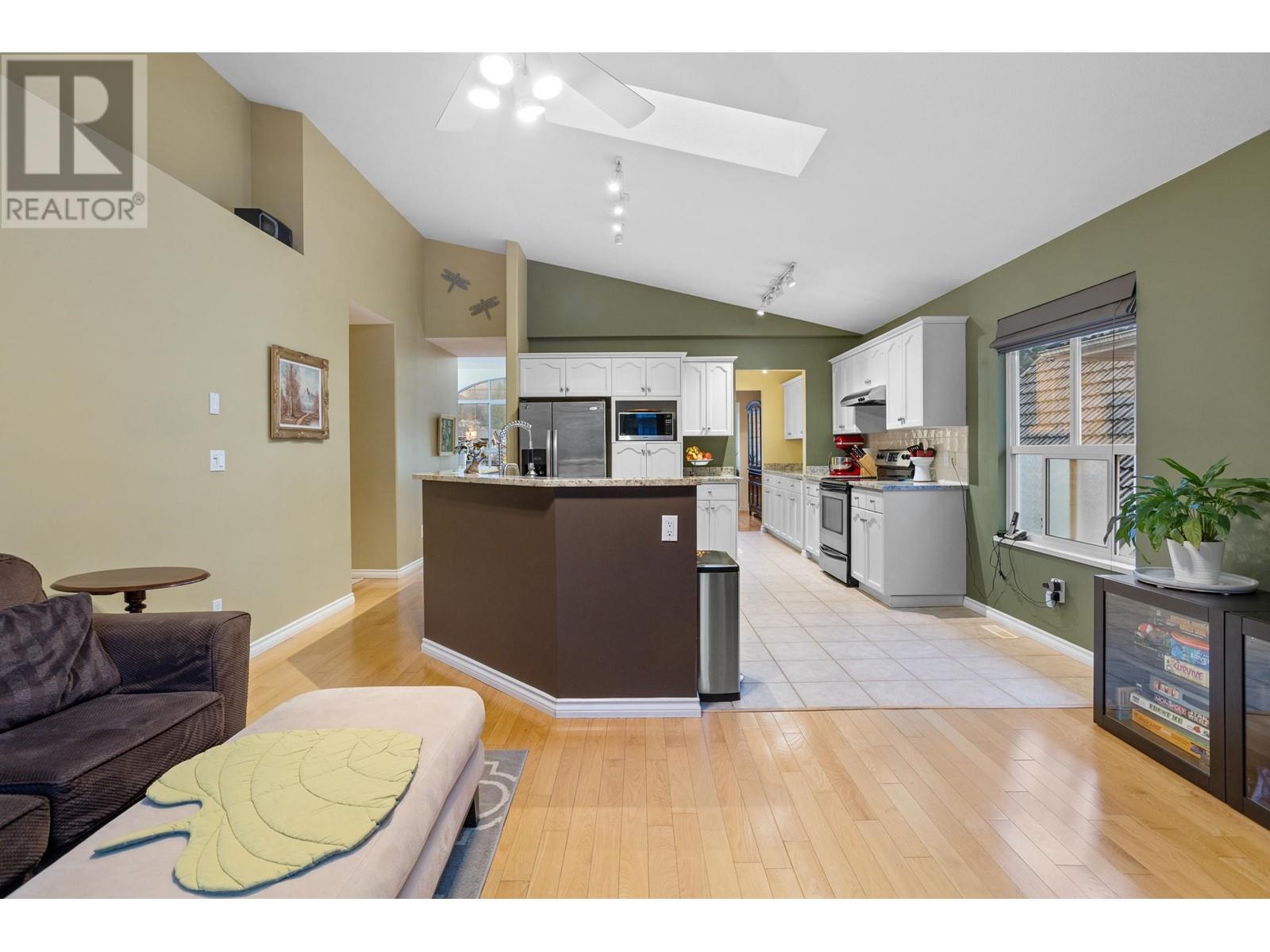 1418 Hockaday Street, Coquitlam, British Columbia  V3E 2X9 - Photo 13 - R2948381