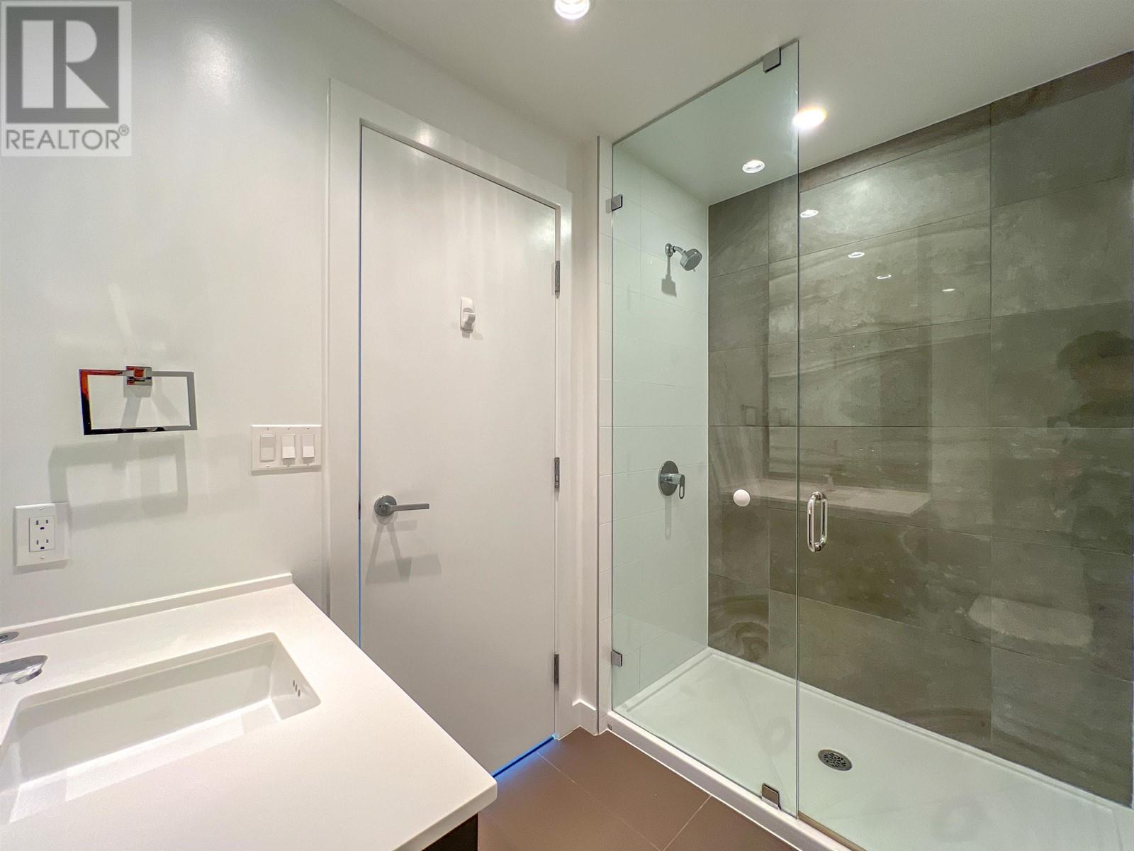 Listing Picture 19 of 27 : 3007 4688 KINGSWAY, Burnaby / 本拿比 - 魯藝地產 Yvonne Lu Group - MLS Medallion Club Member