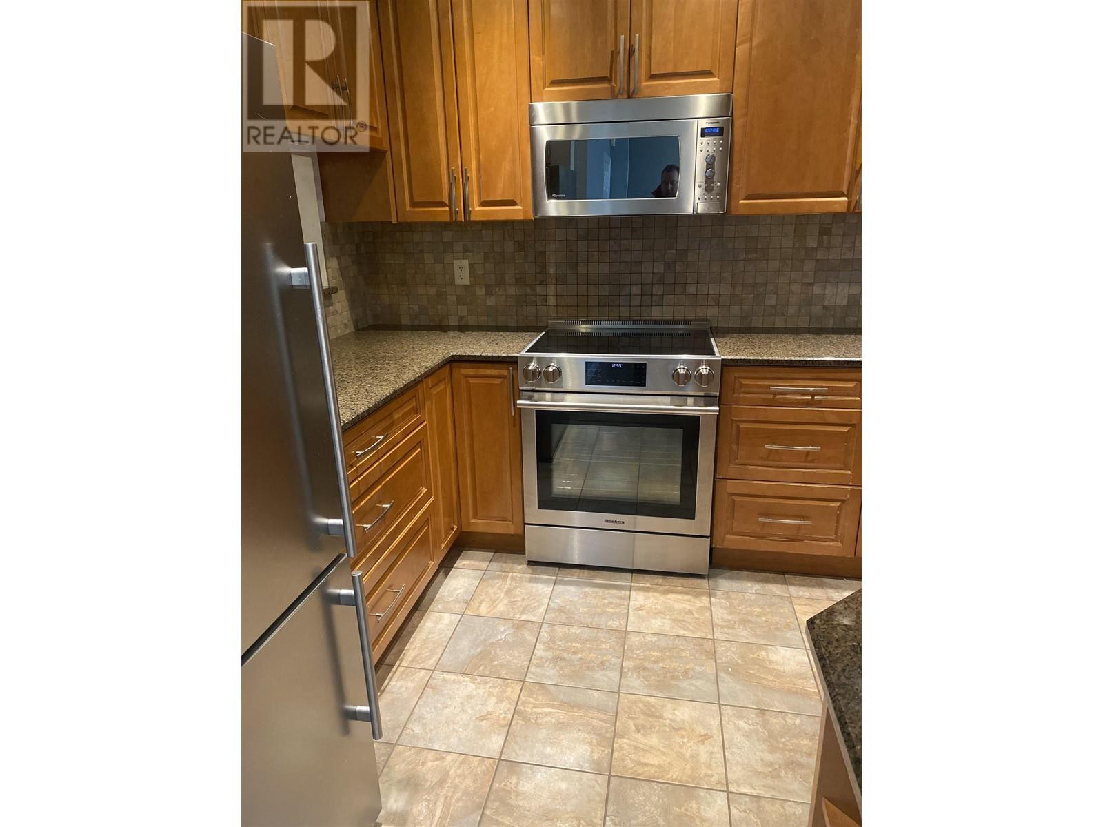 Listing Picture 4 of 20 : 370 8333 JONES ROAD, Richmond / 烈治文 - 魯藝地產 Yvonne Lu Group - MLS Medallion Club Member