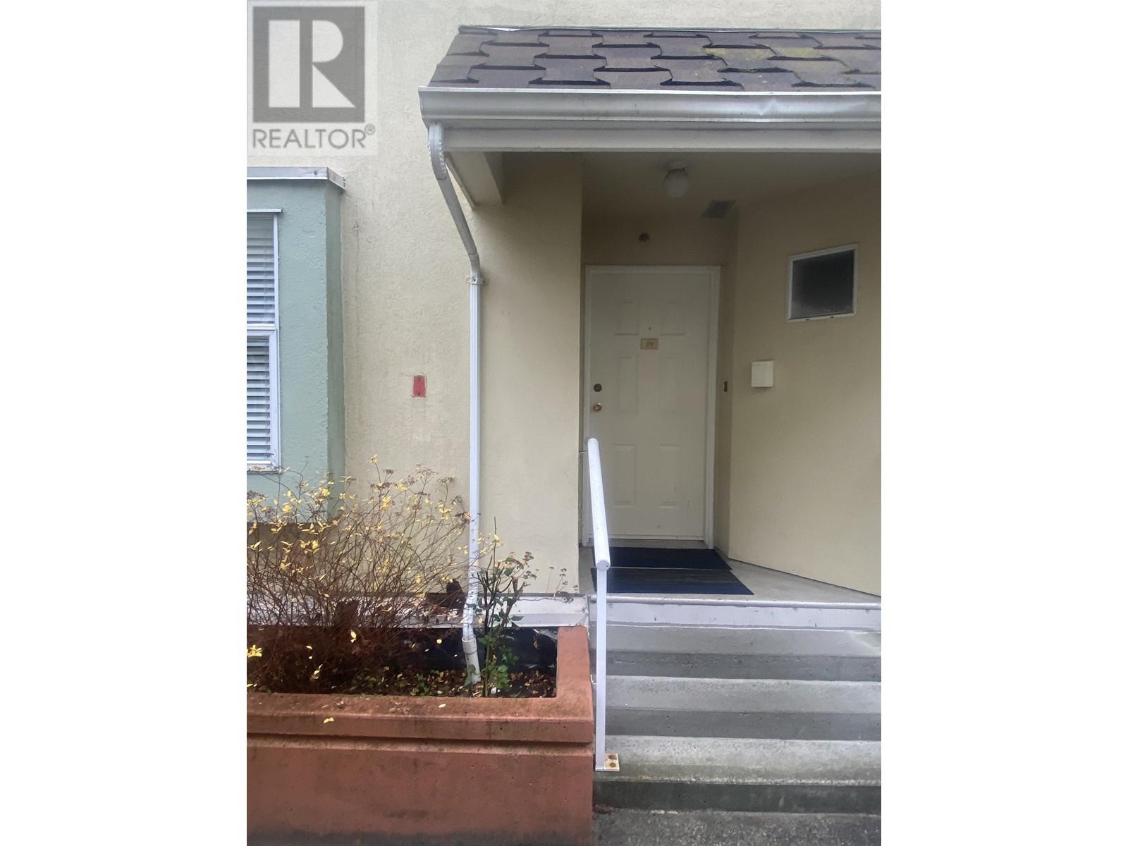 Listing Picture 2 of 20 : 370 8333 JONES ROAD, Richmond / 烈治文 - 魯藝地產 Yvonne Lu Group - MLS Medallion Club Member