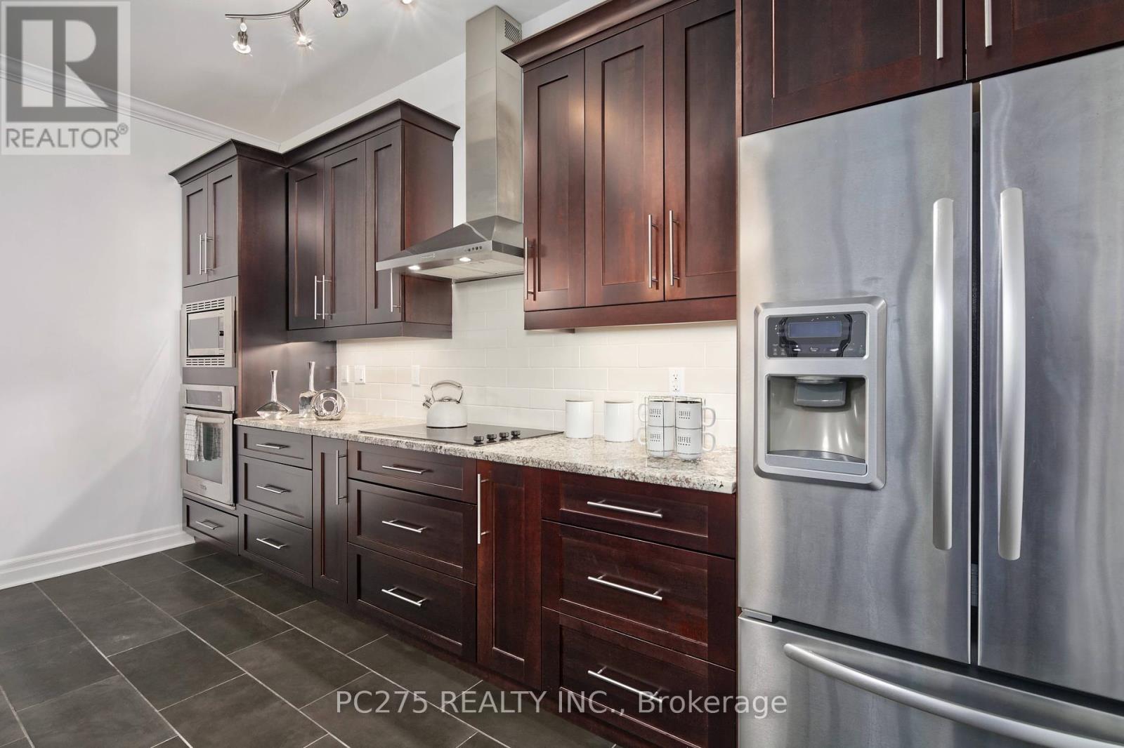 Photo 13 of 36 for 2404 - 330 Ridout Street N