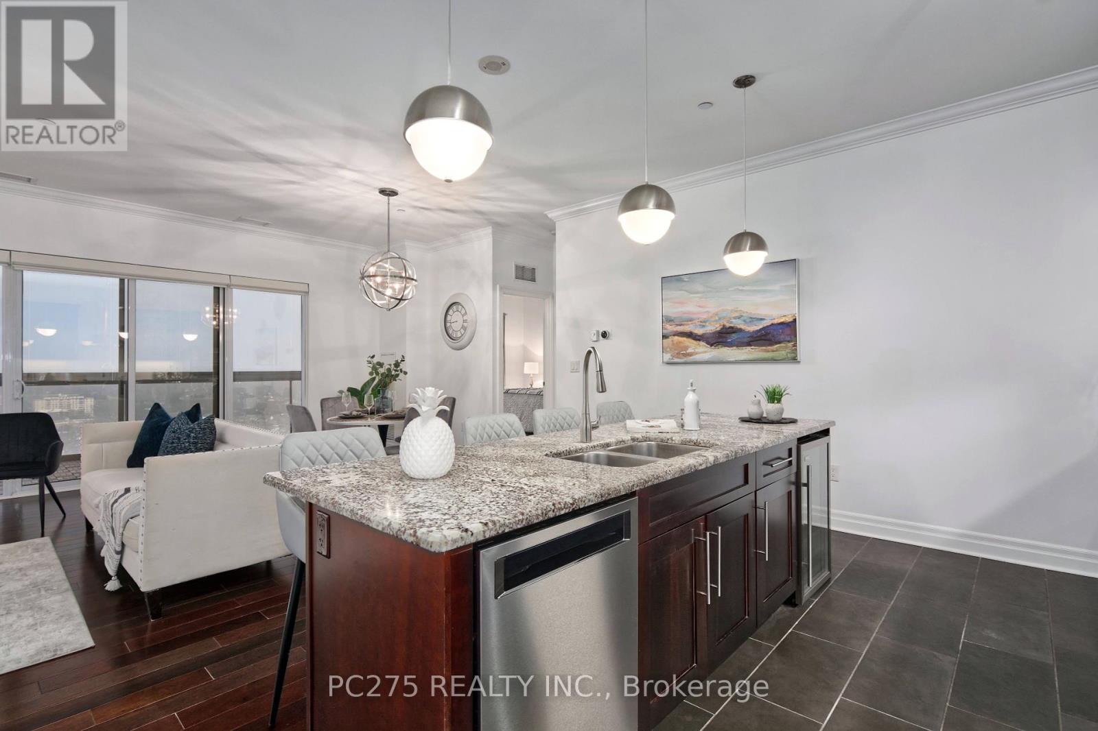 Photo 14 of 36 for 2404 - 330 Ridout Street N