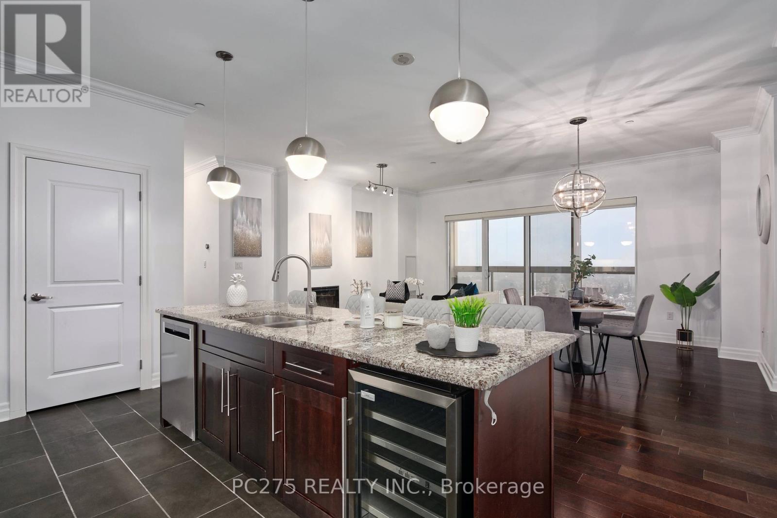 Photo 15 of 36 for 2404 - 330 Ridout Street N