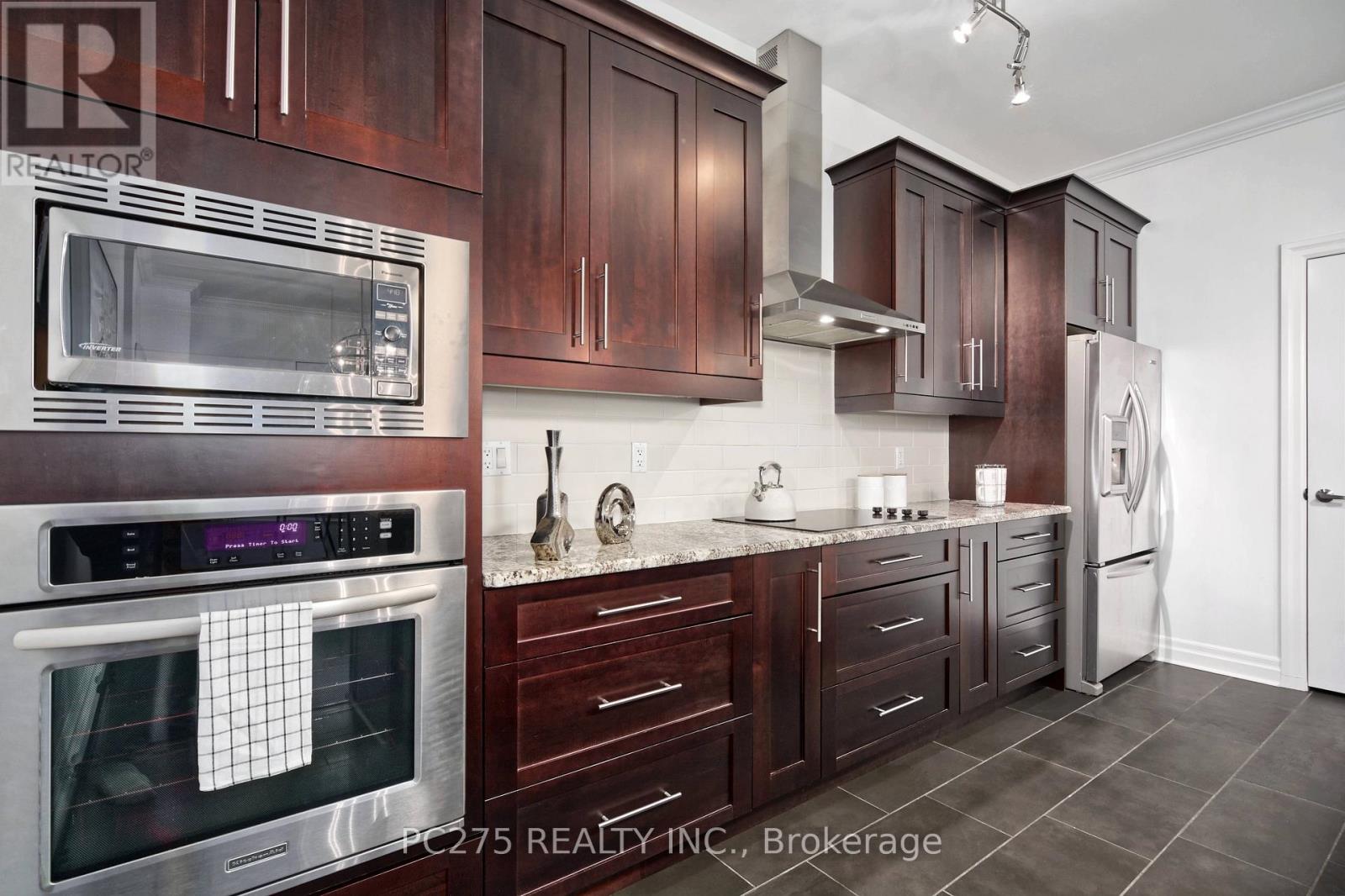 Photo 16 of 36 for 2404 - 330 Ridout Street N