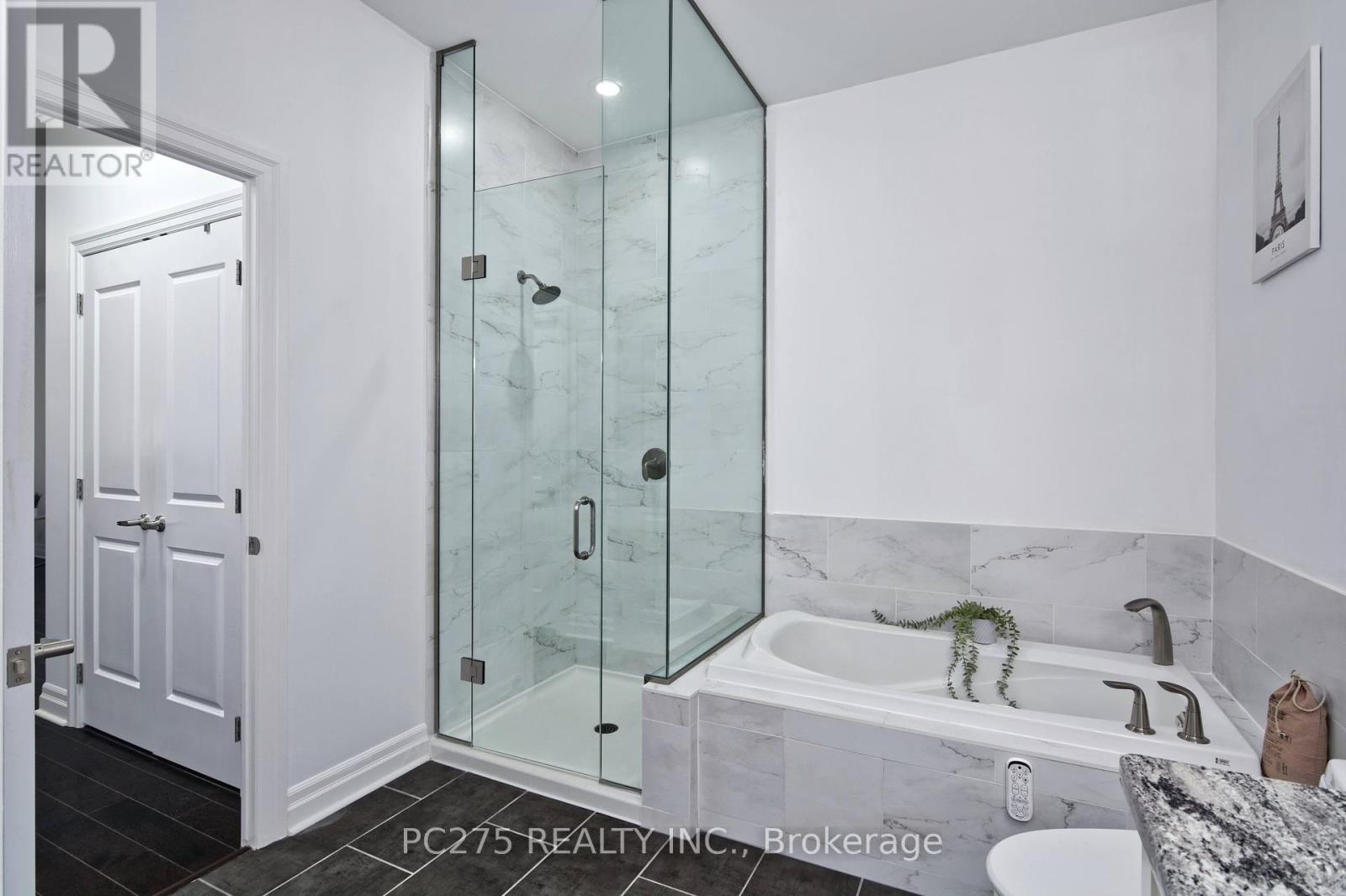 Photo 21 of 36 for 2404 - 330 Ridout Street N