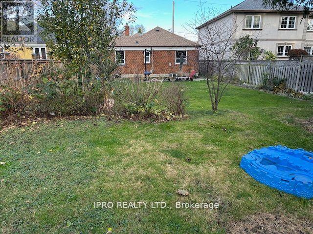 122 Milton Street, Toronto (Stonegate-Queensway), Ontario  M8Y 2Y3 - Photo 23 - W11881609