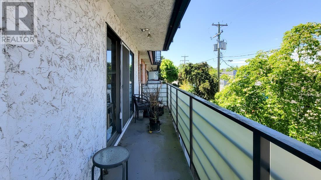 Listing Picture 14 of 15 : 204 1933 W 5TH AVENUE, Vancouver / 溫哥華 - 魯藝地產 Yvonne Lu Group - MLS Medallion Club Member