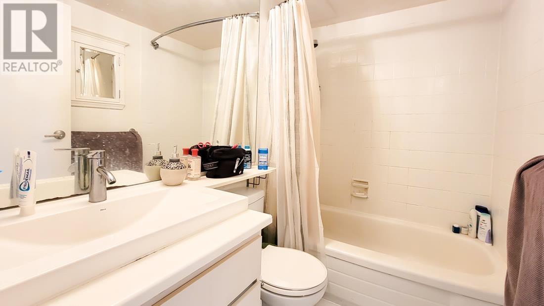 Listing Picture 4 of 15 : 204 1933 W 5TH AVENUE, Vancouver / 溫哥華 - 魯藝地產 Yvonne Lu Group - MLS Medallion Club Member