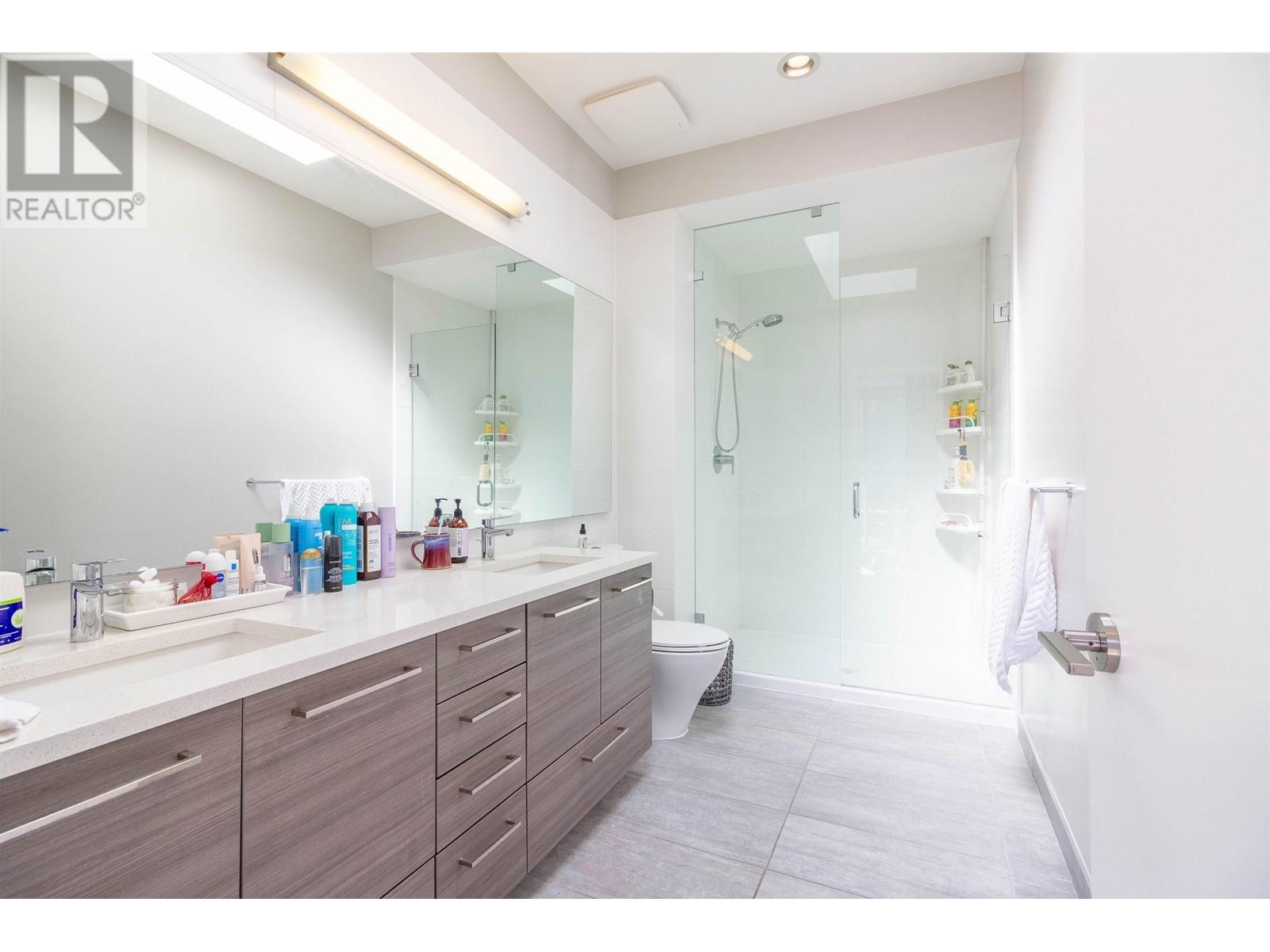 Listing Picture 11 of 31 : 118 9050 HIGHLAND COURT, Burnaby / 本拿比 - 魯藝地產 Yvonne Lu Group - MLS Medallion Club Member