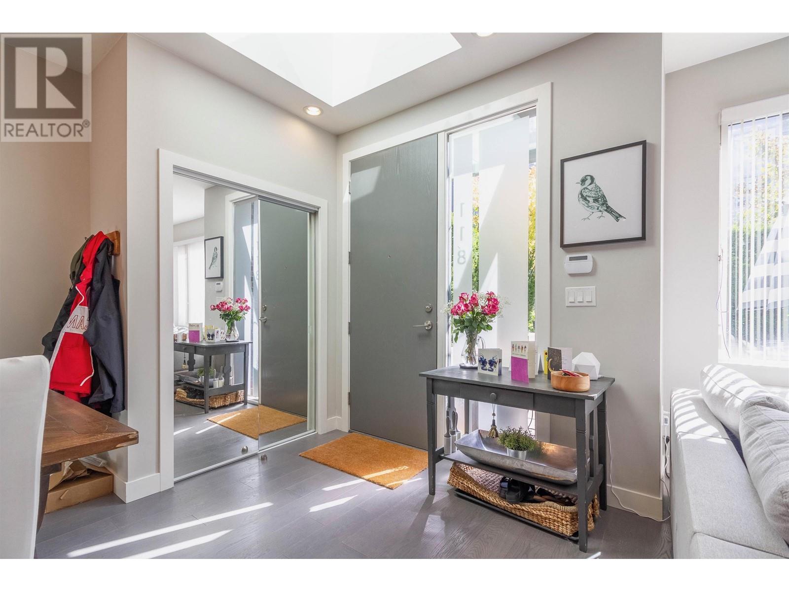 Listing Picture 18 of 31 : 118 9050 HIGHLAND COURT, Burnaby / 本拿比 - 魯藝地產 Yvonne Lu Group - MLS Medallion Club Member