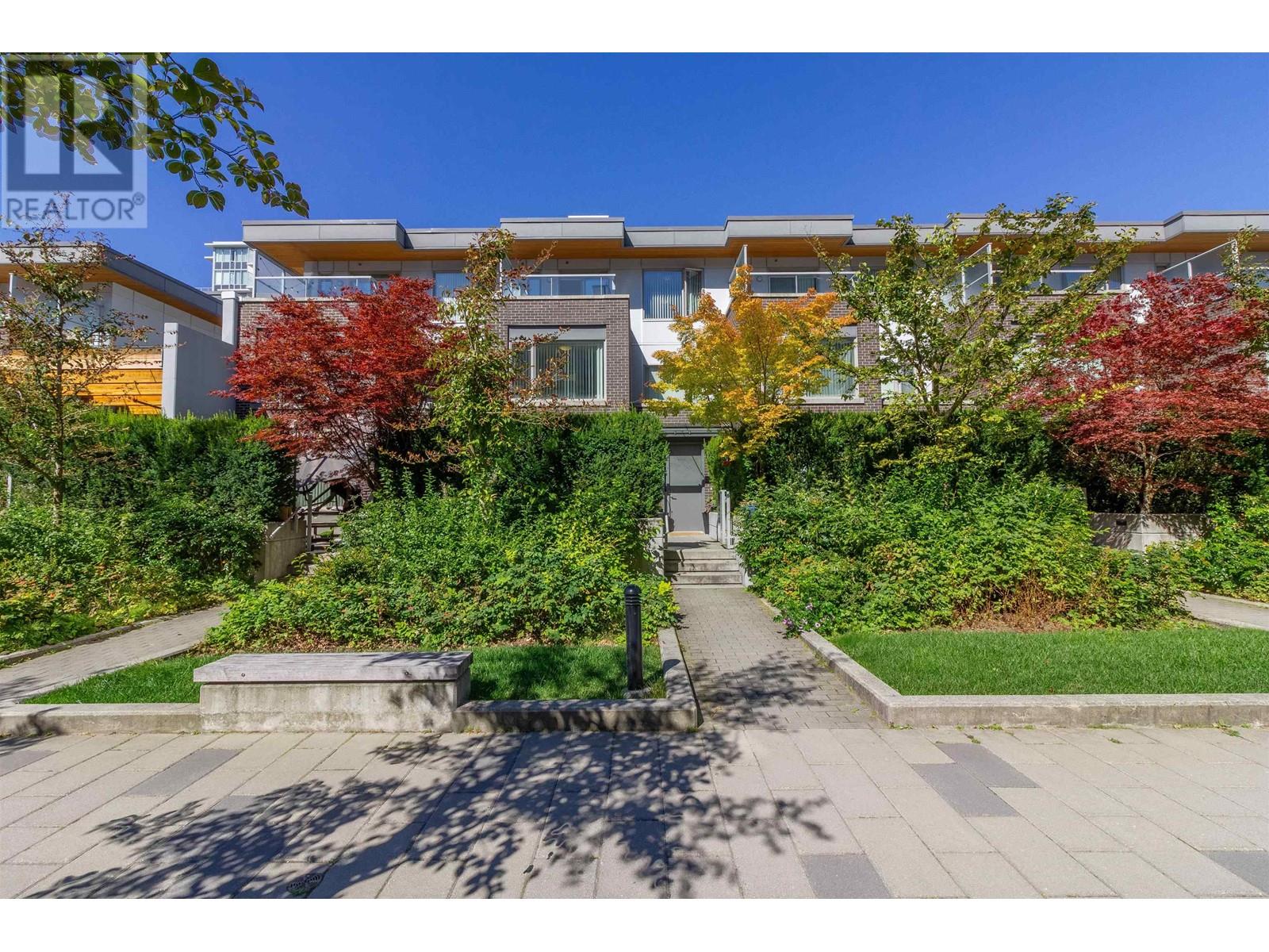 Listing Picture 2 of 31 : 118 9050 HIGHLAND COURT, Burnaby / 本拿比 - 魯藝地產 Yvonne Lu Group - MLS Medallion Club Member