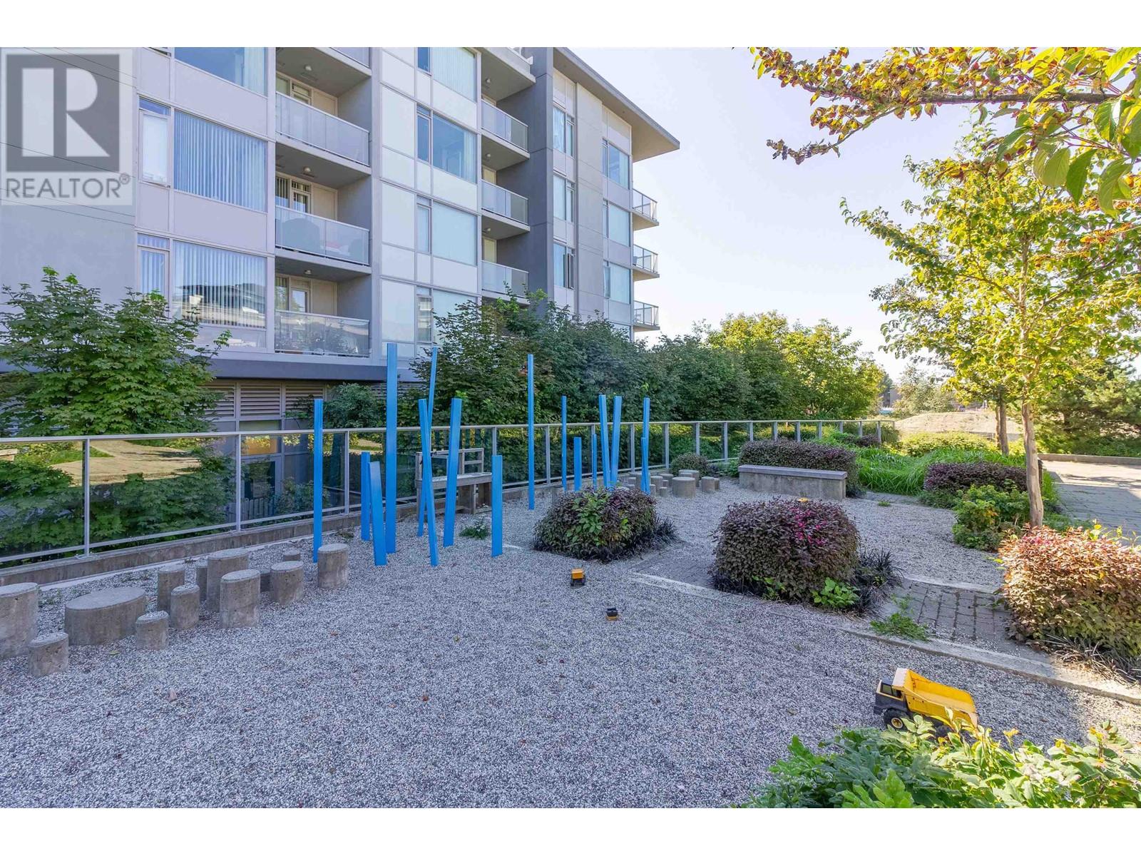 Listing Picture 23 of 31 : 118 9050 HIGHLAND COURT, Burnaby / 本拿比 - 魯藝地產 Yvonne Lu Group - MLS Medallion Club Member
