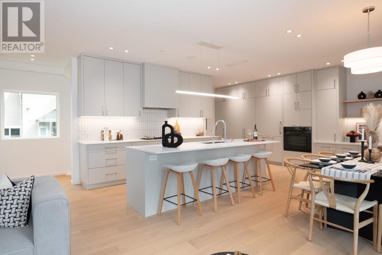 126 E 17th Avenue, Vancouver, British Columbia  V5V 1A4 - Photo 1 - R2948838