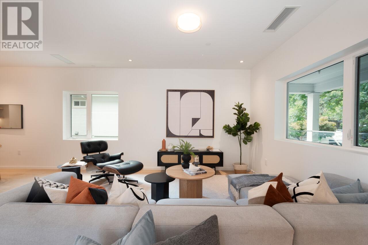 126 E 17th Avenue, Vancouver, British Columbia  V5V 1A4 - Photo 4 - R2948838