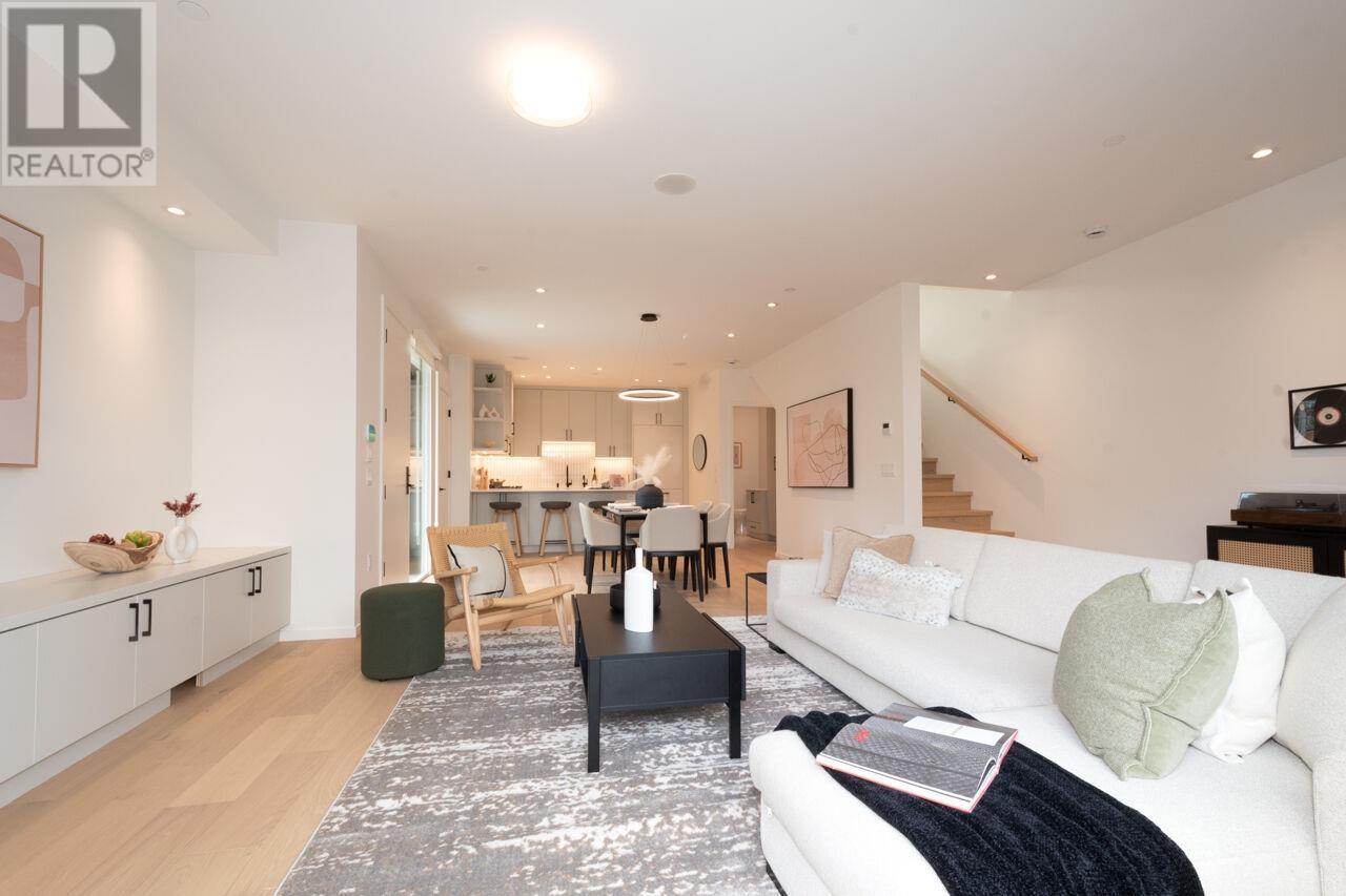 130 E 17th Avenue, Vancouver, British Columbia  V5V 1A4 - Photo 1 - R2948839