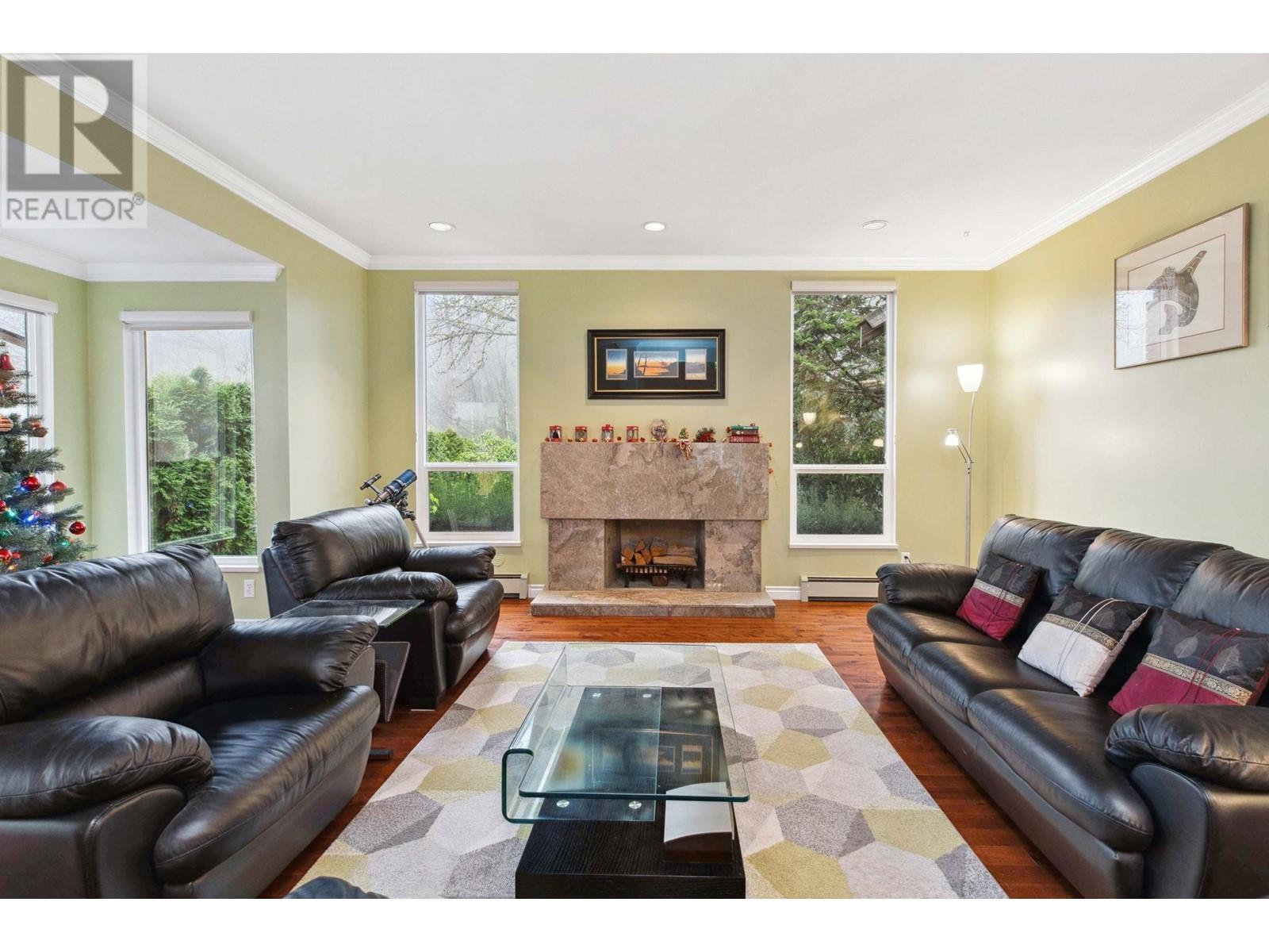 Listing Picture 10 of 30 : 8250 LAKEFIELD DRIVE, Burnaby / 本拿比 - 魯藝地產 Yvonne Lu Group - MLS Medallion Club Member