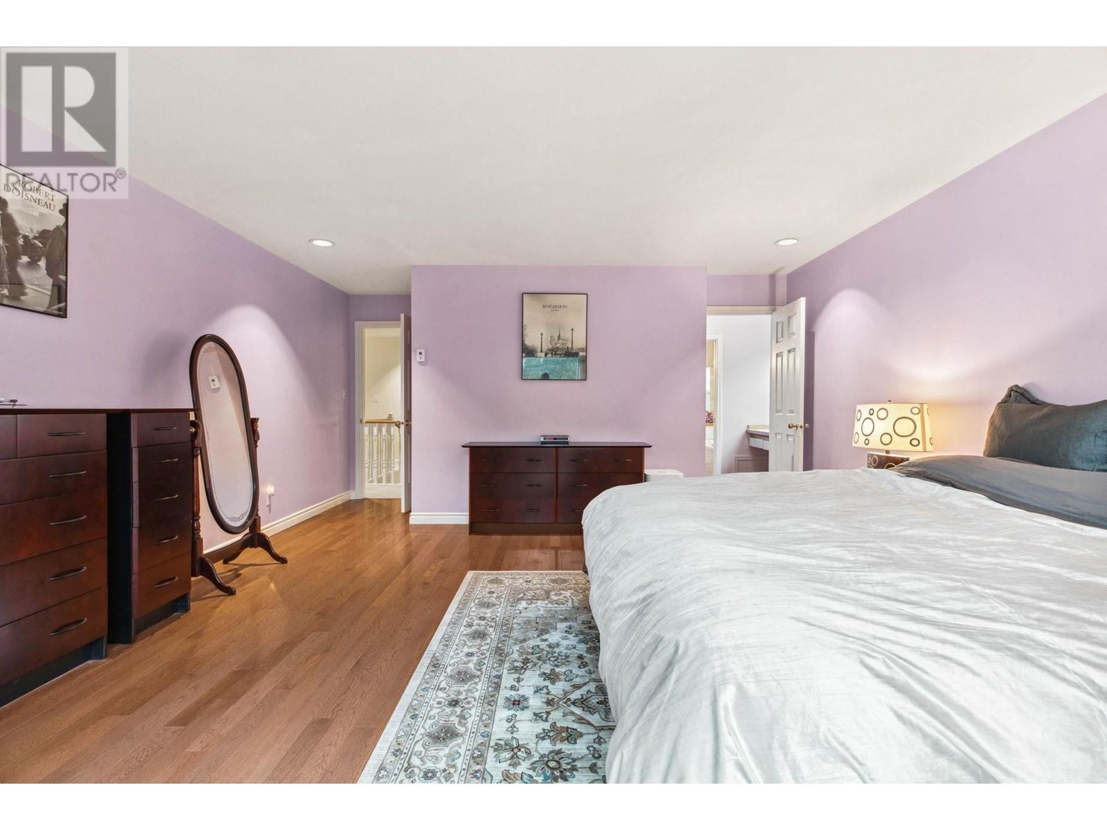 Listing Picture 15 of 30 : 8250 LAKEFIELD DRIVE, Burnaby / 本拿比 - 魯藝地產 Yvonne Lu Group - MLS Medallion Club Member