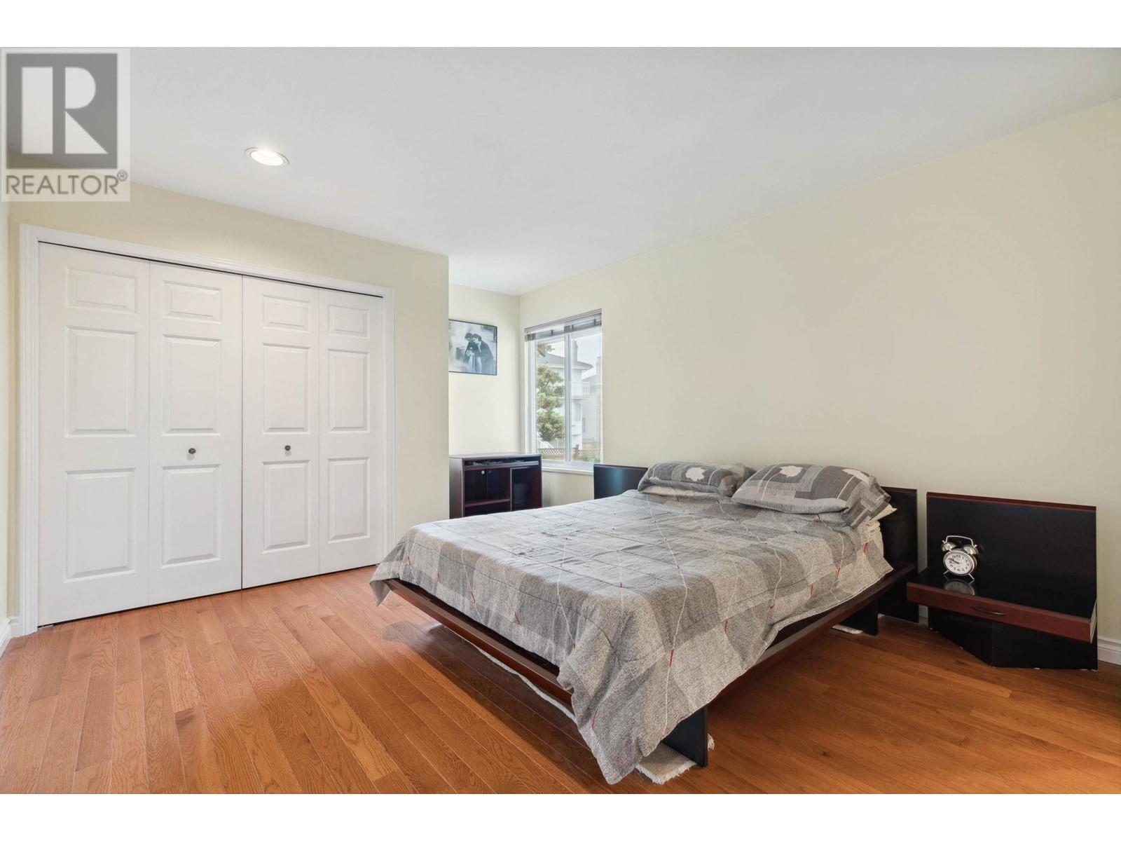 Listing Picture 17 of 30 : 8250 LAKEFIELD DRIVE, Burnaby / 本拿比 - 魯藝地產 Yvonne Lu Group - MLS Medallion Club Member