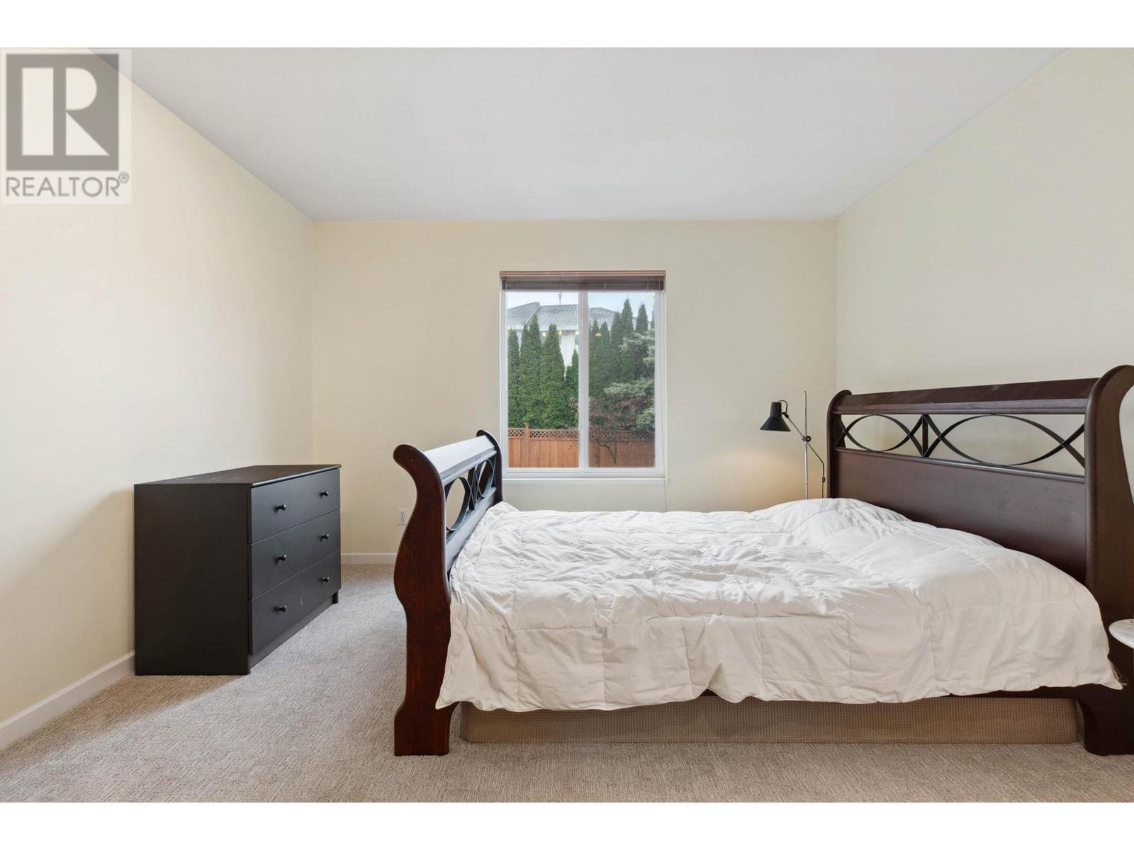 Listing Picture 19 of 30 : 8250 LAKEFIELD DRIVE, Burnaby / 本拿比 - 魯藝地產 Yvonne Lu Group - MLS Medallion Club Member