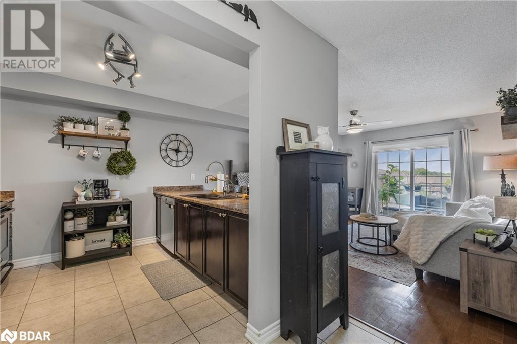 137 Sydenham Wells Unit# 25, Barrie, Ontario  L4M 0G7 - Photo 2 - 40683502