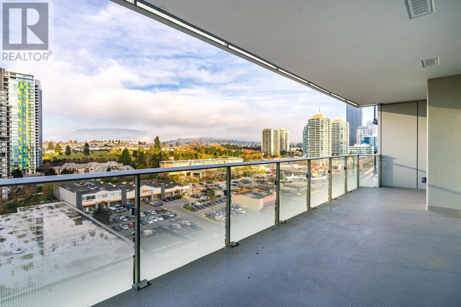 Listing Picture 4 of 35 : 1306 4168 LOUGHEED HIGHWAY, Burnaby / 本拿比 - 魯藝地產 Yvonne Lu Group - MLS Medallion Club Member