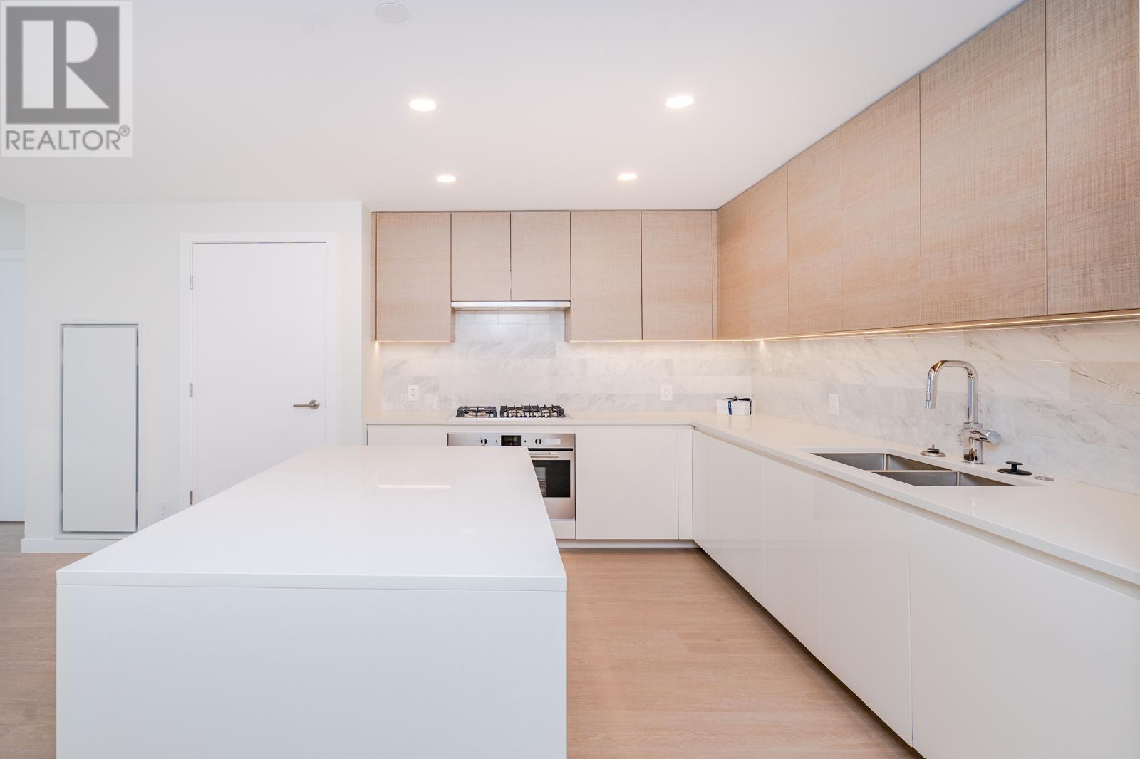 Listing Picture 6 of 35 : 1306 4168 LOUGHEED HIGHWAY, Burnaby / 本拿比 - 魯藝地產 Yvonne Lu Group - MLS Medallion Club Member