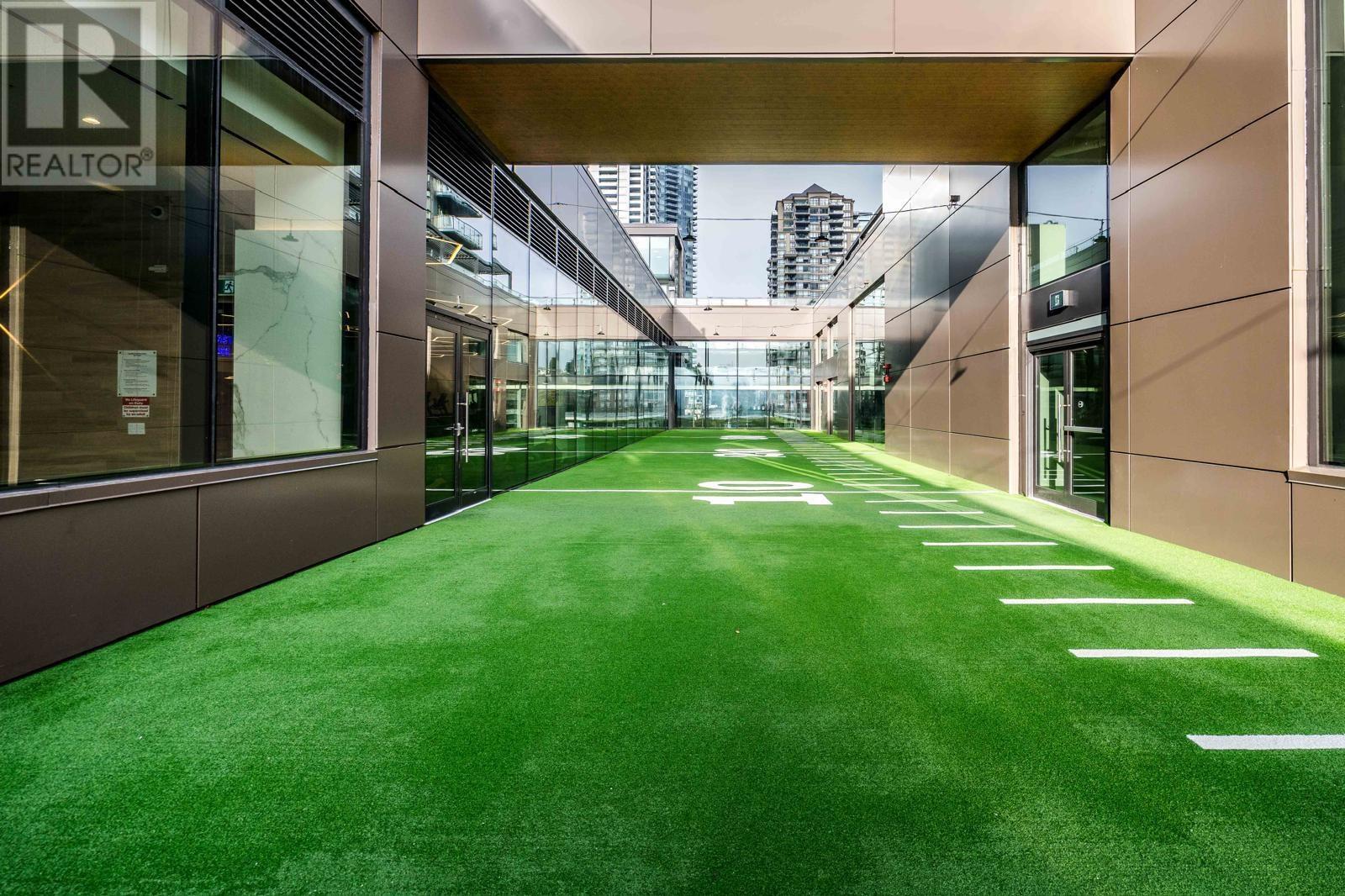 Listing Picture 33 of 35 : 1306 4168 LOUGHEED HIGHWAY, Burnaby / 本拿比 - 魯藝地產 Yvonne Lu Group - MLS Medallion Club Member