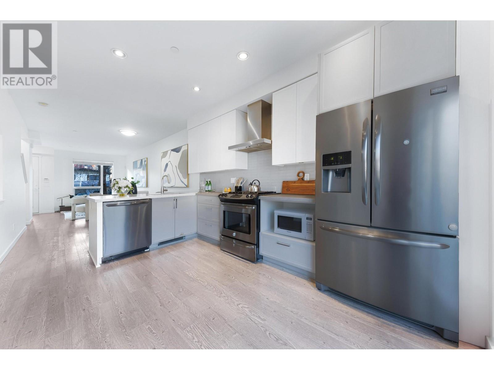 Listing Picture 4 of 29 : 2763 DUKE STREET, Vancouver / 溫哥華 - 魯藝地產 Yvonne Lu Group - MLS Medallion Club Member