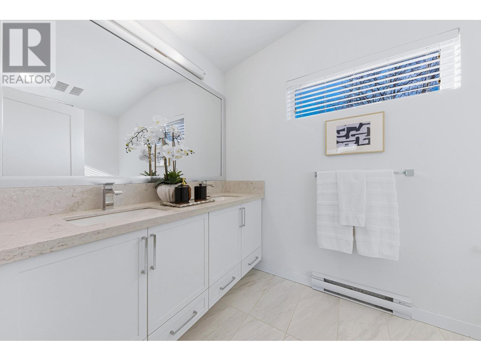 Listing Picture 15 of 29 : 2763 DUKE STREET, Vancouver / 溫哥華 - 魯藝地產 Yvonne Lu Group - MLS Medallion Club Member