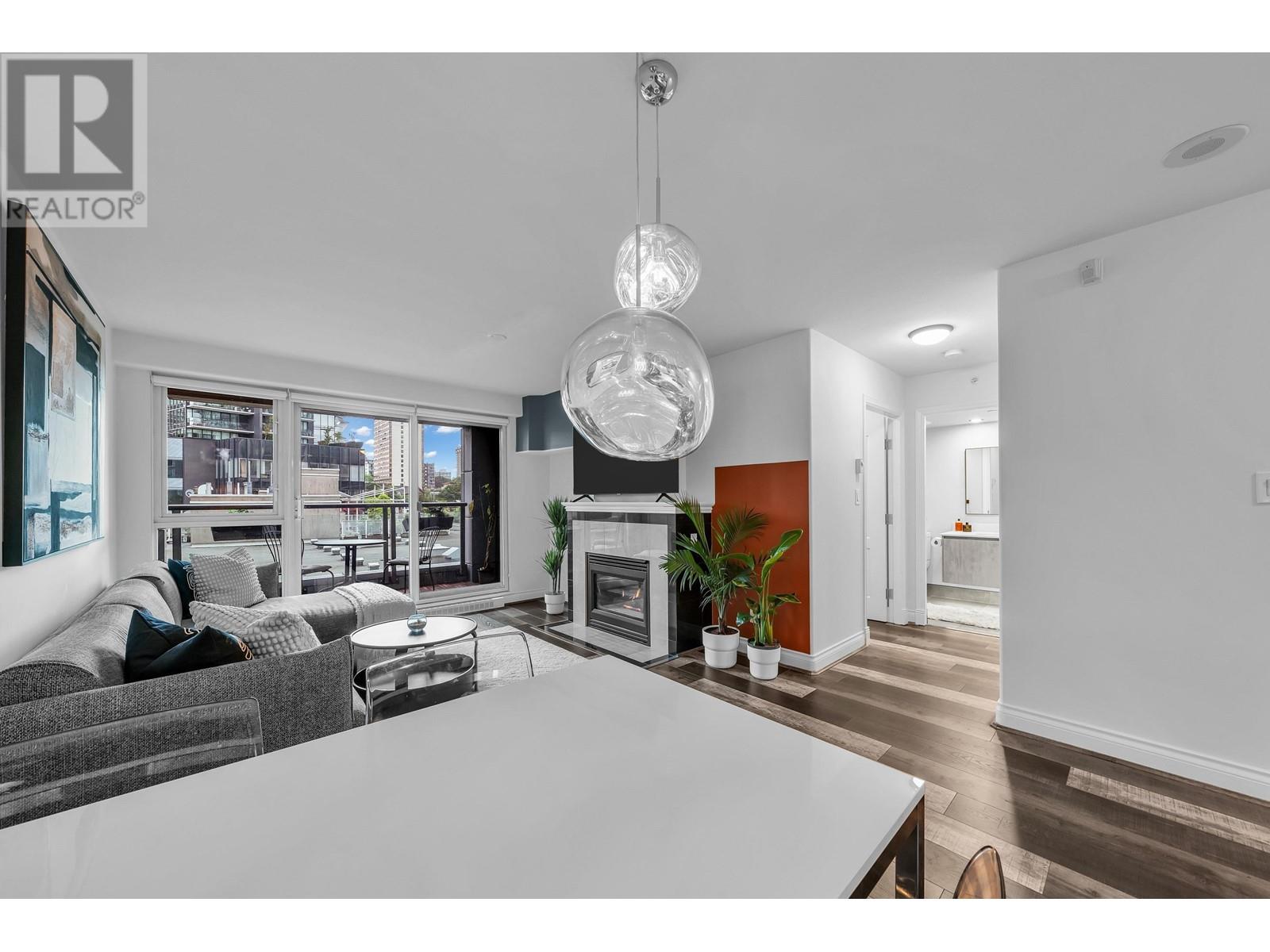 Listing Picture 12 of 38 : 603 560 CARDERO STREET, Vancouver / 溫哥華 - 魯藝地產 Yvonne Lu Group - MLS Medallion Club Member