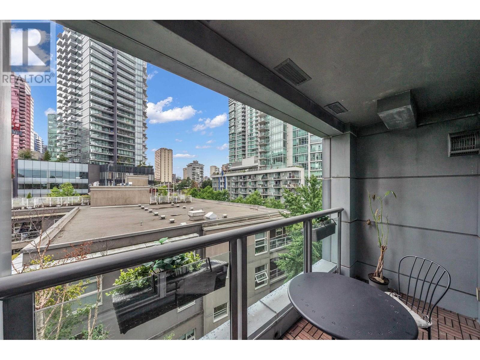 Listing Picture 20 of 38 : 603 560 CARDERO STREET, Vancouver / 溫哥華 - 魯藝地產 Yvonne Lu Group - MLS Medallion Club Member