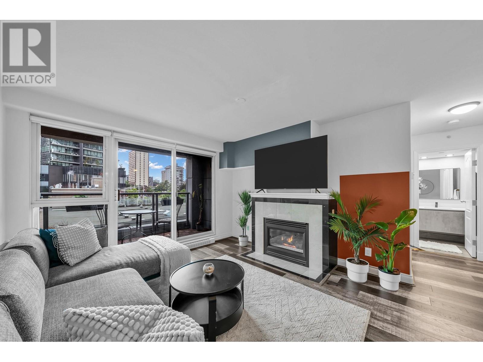 Listing Picture 14 of 38 : 603 560 CARDERO STREET, Vancouver / 溫哥華 - 魯藝地產 Yvonne Lu Group - MLS Medallion Club Member