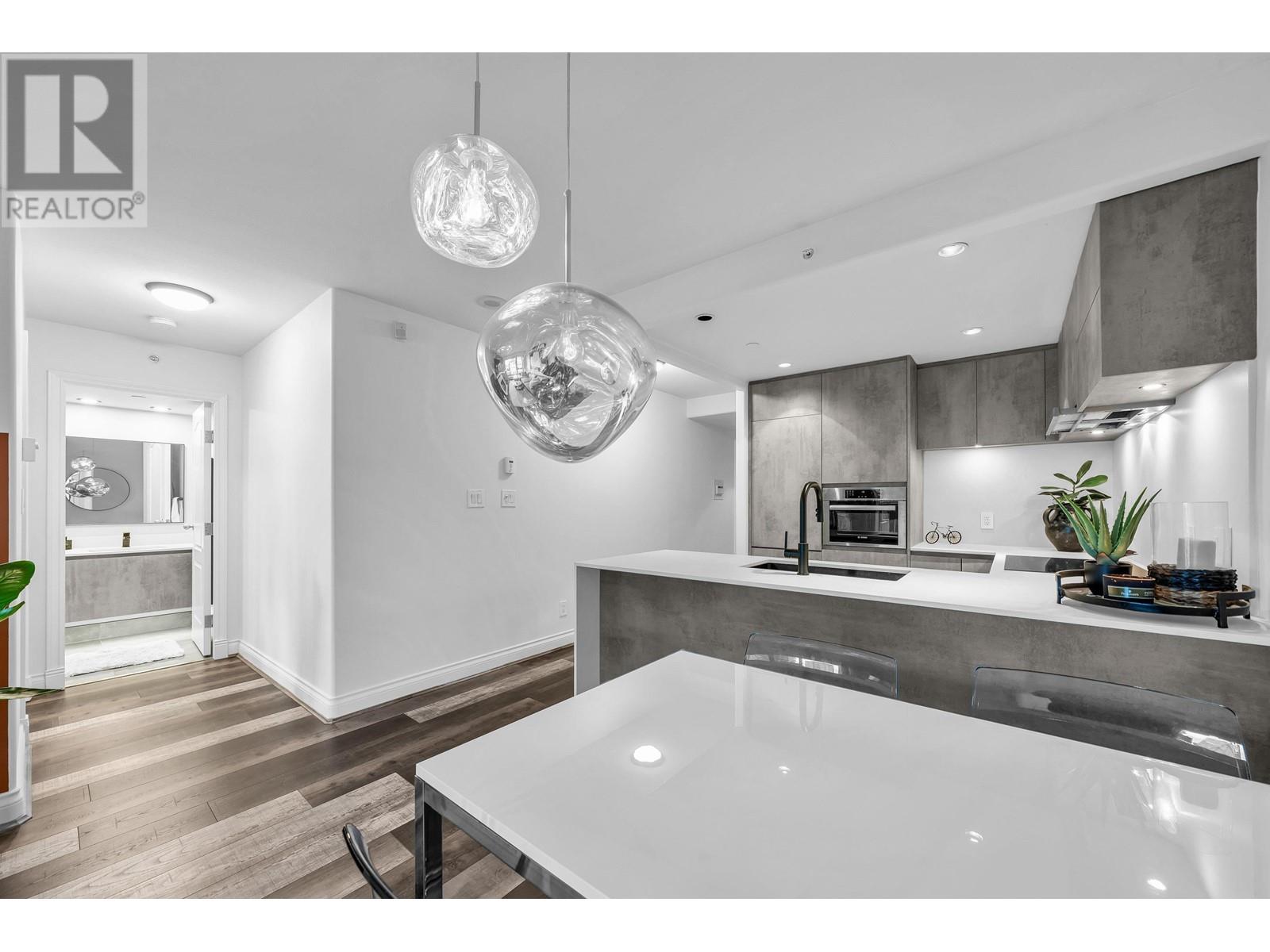 Listing Picture 11 of 38 : 603 560 CARDERO STREET, Vancouver / 溫哥華 - 魯藝地產 Yvonne Lu Group - MLS Medallion Club Member