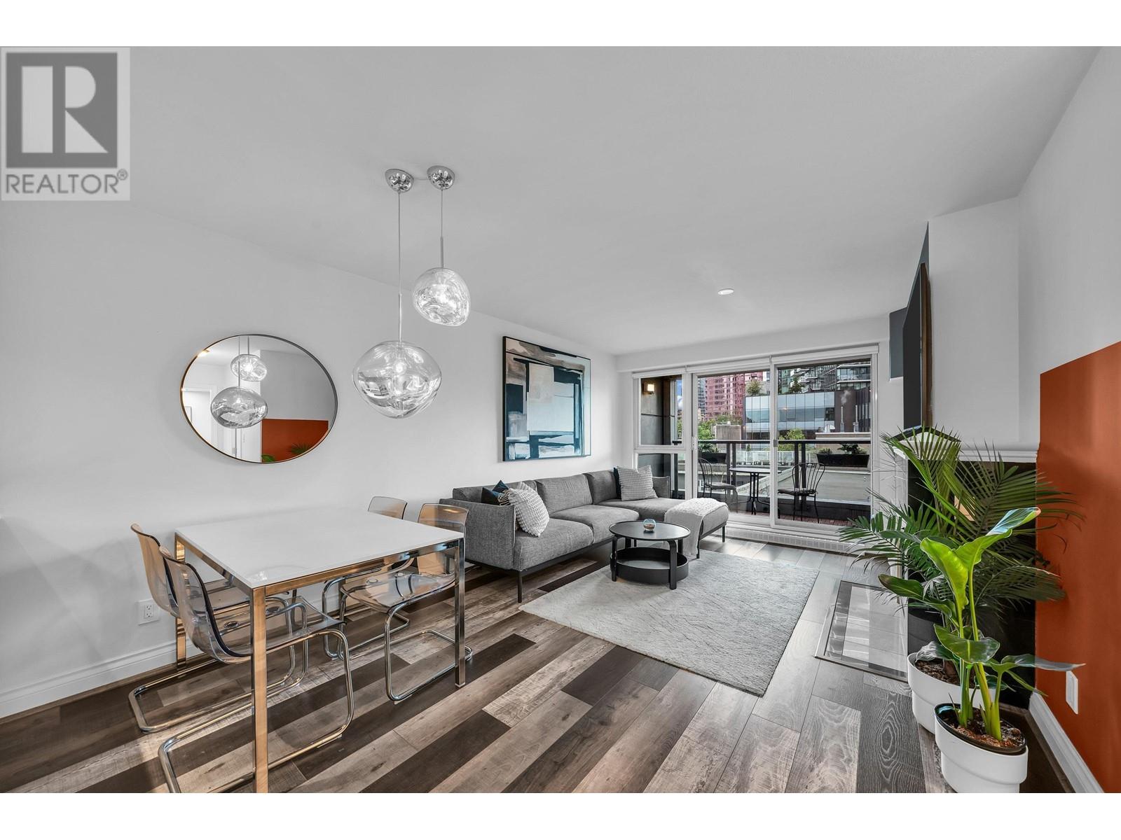 Listing Picture 13 of 38 : 603 560 CARDERO STREET, Vancouver / 溫哥華 - 魯藝地產 Yvonne Lu Group - MLS Medallion Club Member