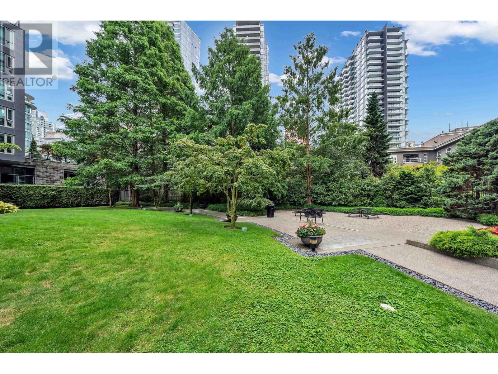 Listing Picture 33 of 38 : 603 560 CARDERO STREET, Vancouver / 溫哥華 - 魯藝地產 Yvonne Lu Group - MLS Medallion Club Member