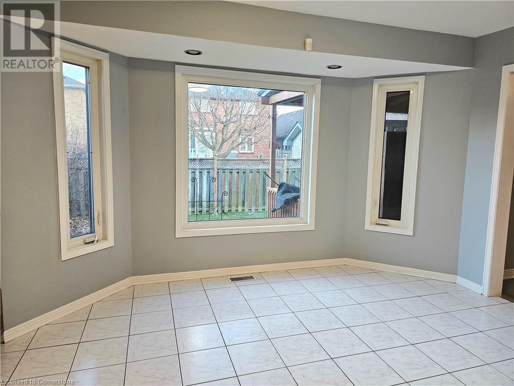 486 Dicenzo Drive, Hamilton, Ontario  L9B 2C4 - Photo 11 - 40683414