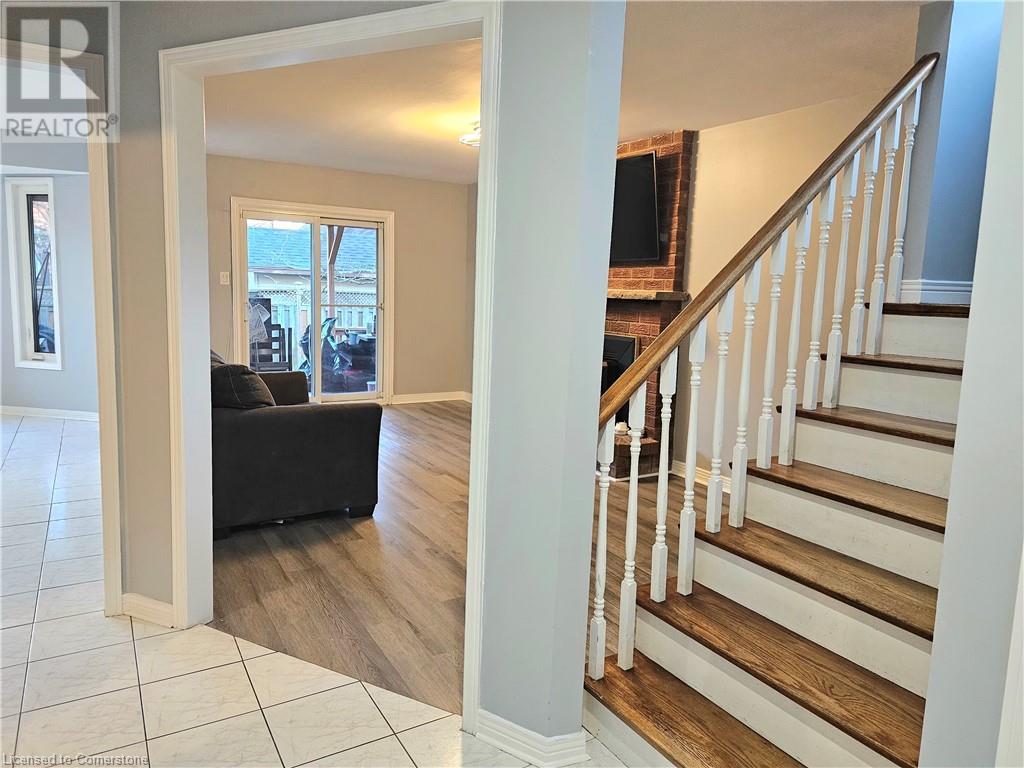 486 Dicenzo Drive, Hamilton, Ontario  L9B 2C4 - Photo 12 - 40683414