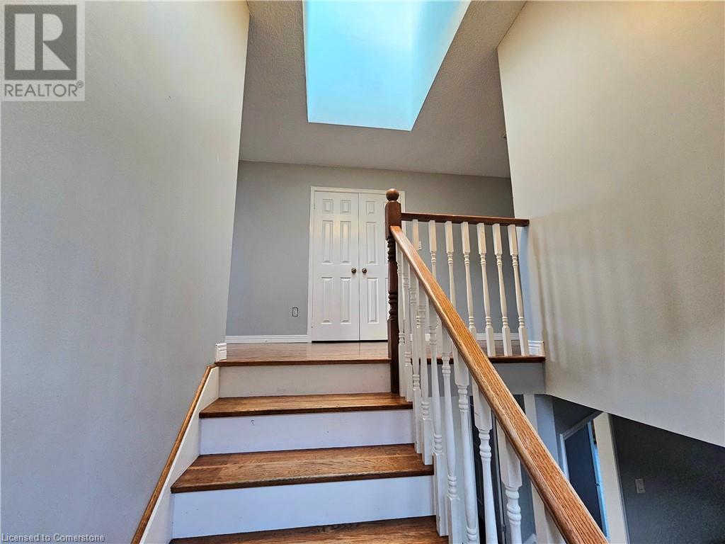 486 Dicenzo Drive, Hamilton, Ontario  L9B 2C4 - Photo 13 - 40683414