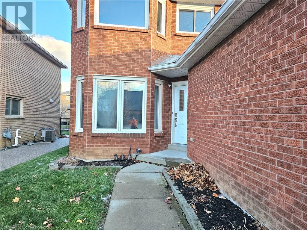 486 Dicenzo Drive, Hamilton, Ontario  L9B 2C4 - Photo 2 - 40683414