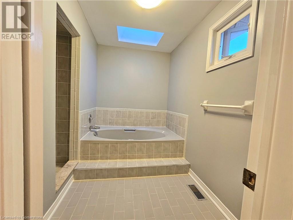 486 Dicenzo Drive, Hamilton, Ontario  L9B 2C4 - Photo 28 - 40683414