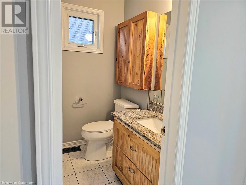 486 Dicenzo Drive, Hamilton, Ontario  L9B 2C4 - Photo 8 - 40683414