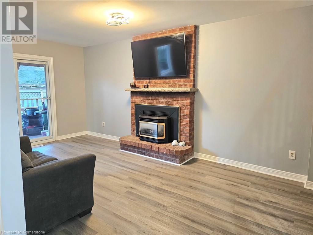 486 Dicenzo Drive, Hamilton, Ontario  L9B 2C4 - Photo 9 - 40683414