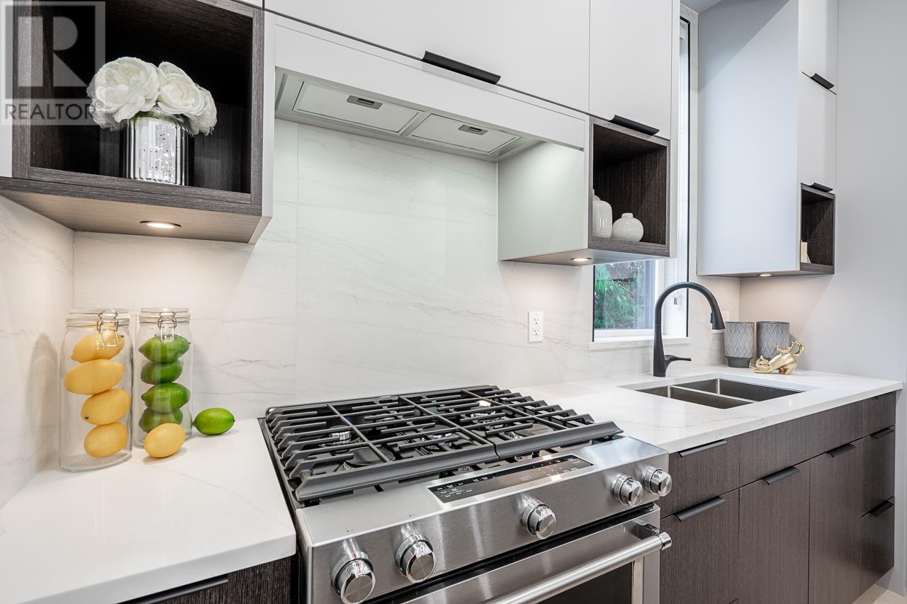 102 942 Stewart Avenue, Coquitlam, British Columbia  V3K 2N6 - Photo 14 - R2948937