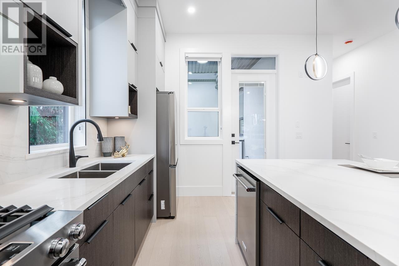 102 942 Stewart Avenue, Coquitlam, British Columbia  V3K 2N6 - Photo 15 - R2948937