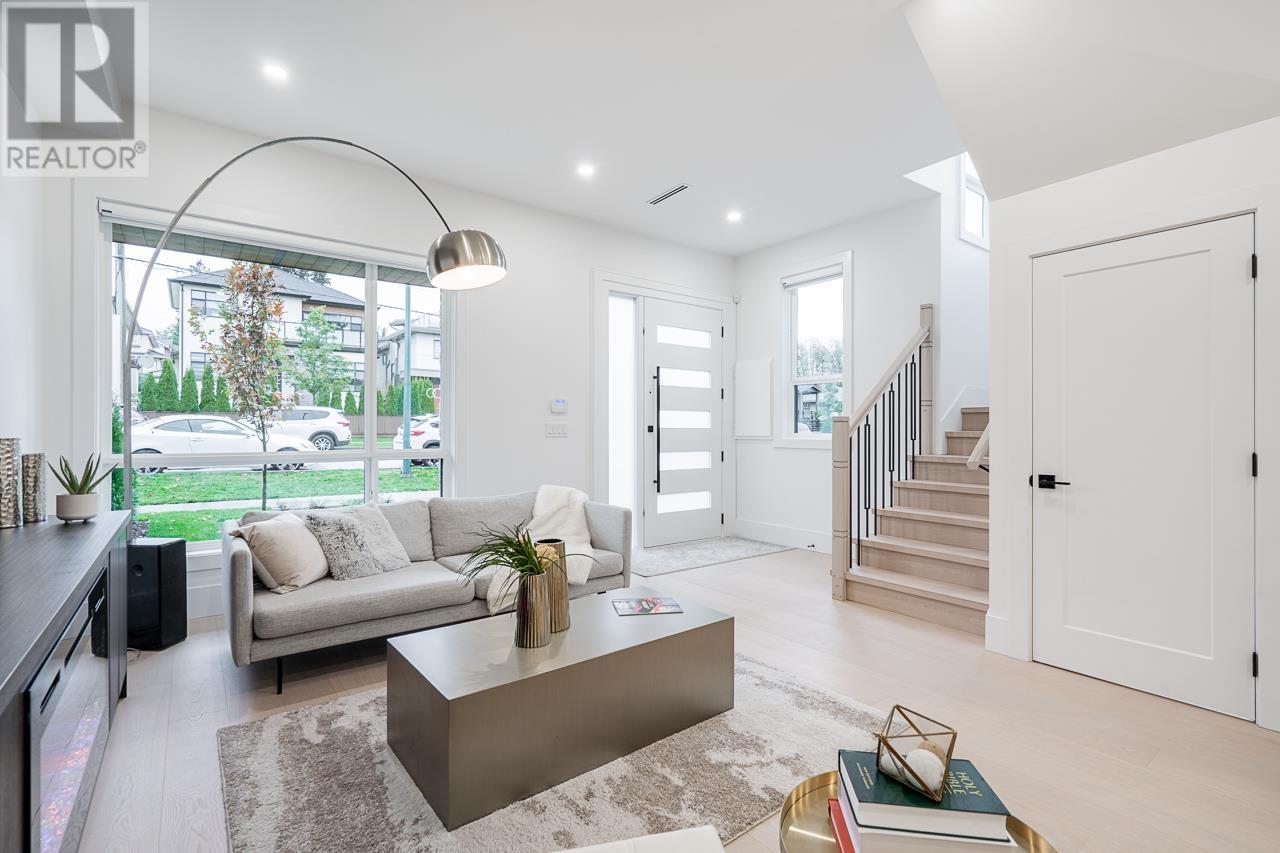 102 942 Stewart Avenue, Coquitlam, British Columbia  V3K 2N6 - Photo 5 - R2948937