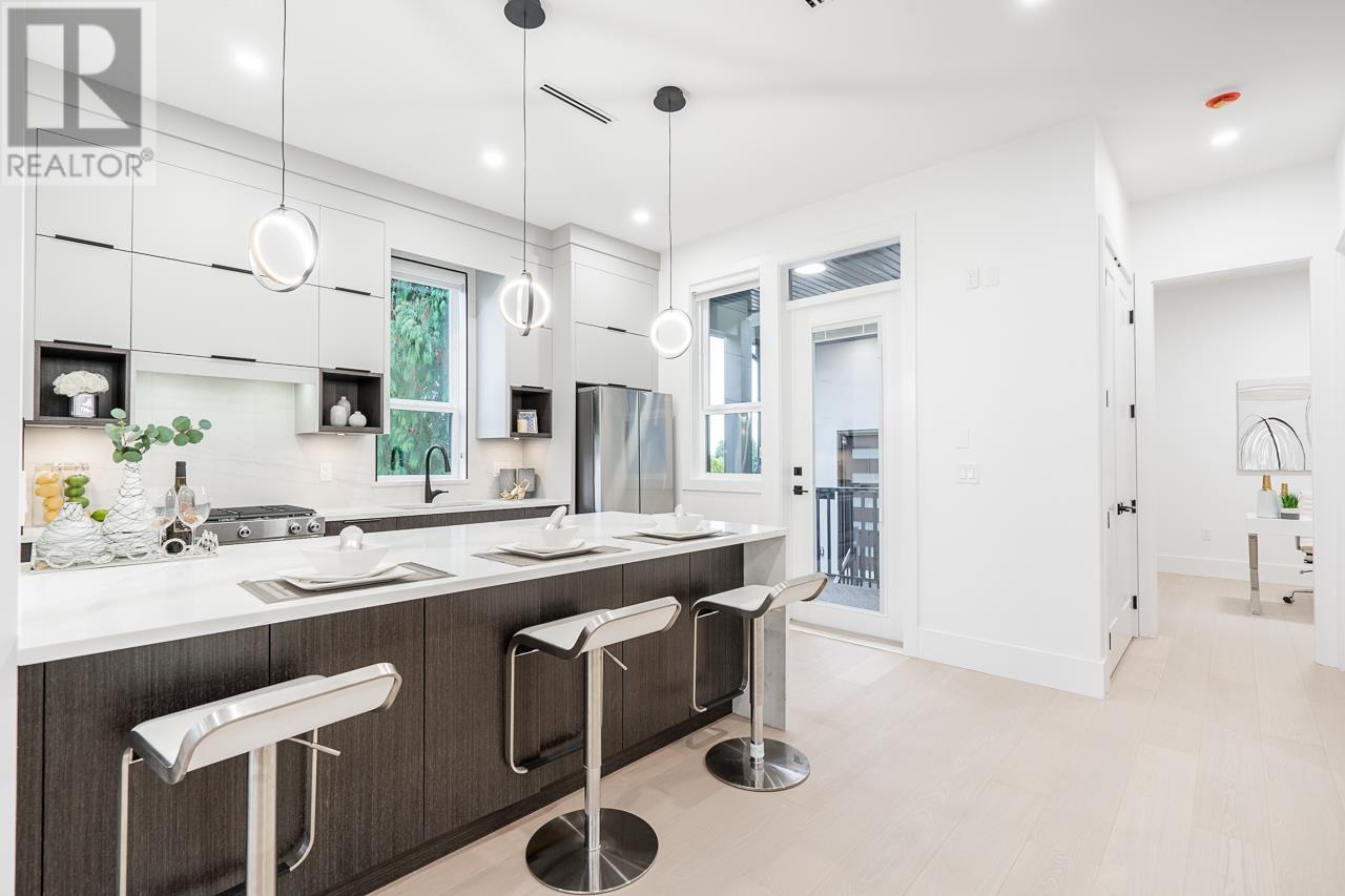 102 942 Stewart Avenue, Coquitlam, British Columbia  V3K 2N6 - Photo 9 - R2948937